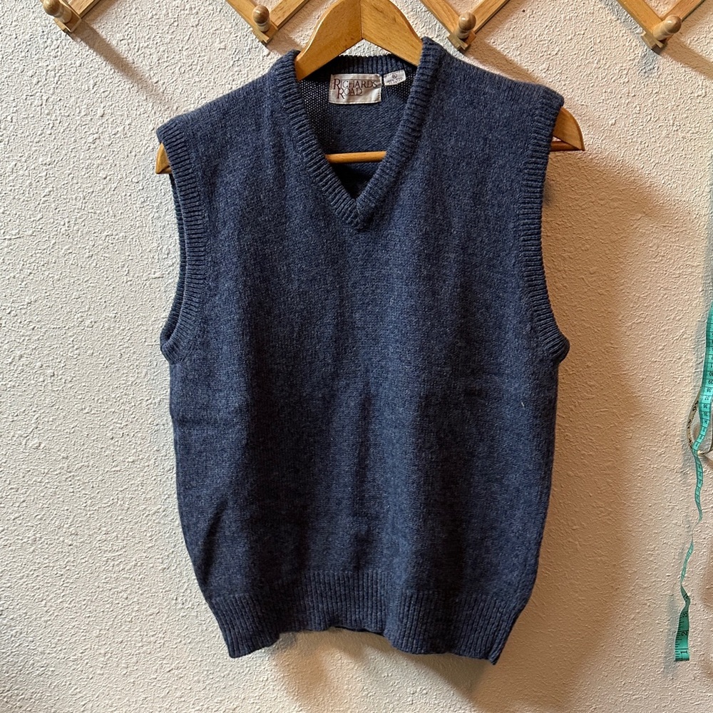 VTG soft Blue 100% wool Men's Blue Sweater Vest